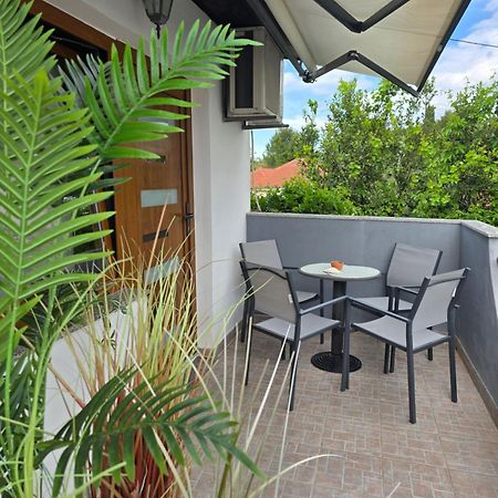 Apartments Lola Biograd Na Moru Exterior foto