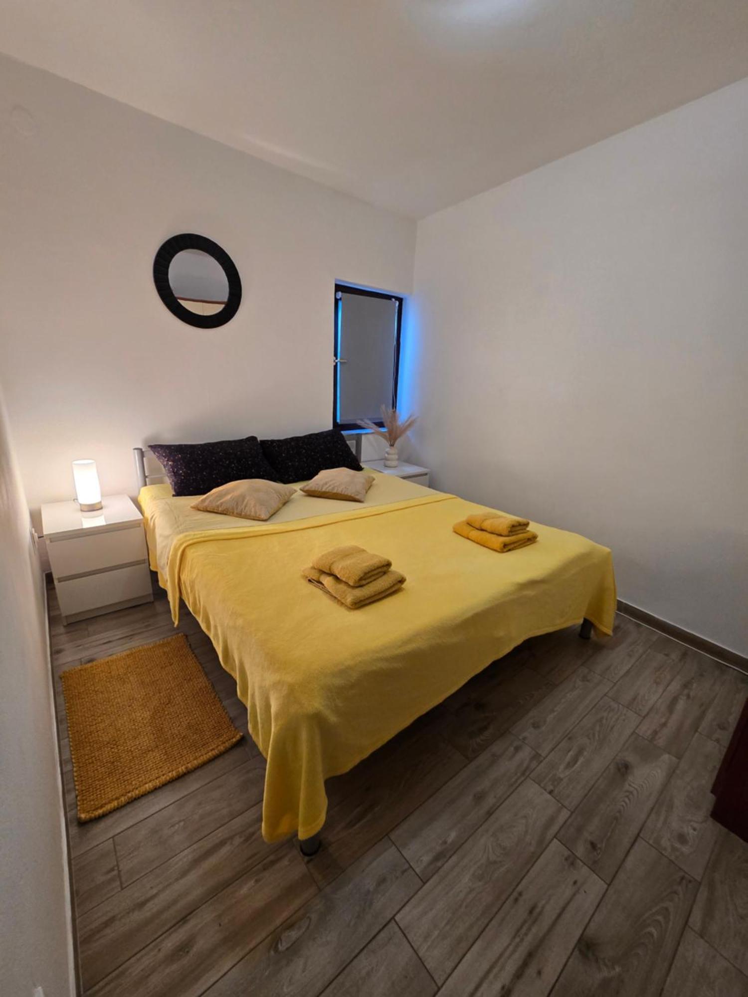 Apartments Lola Biograd Na Moru Exterior foto