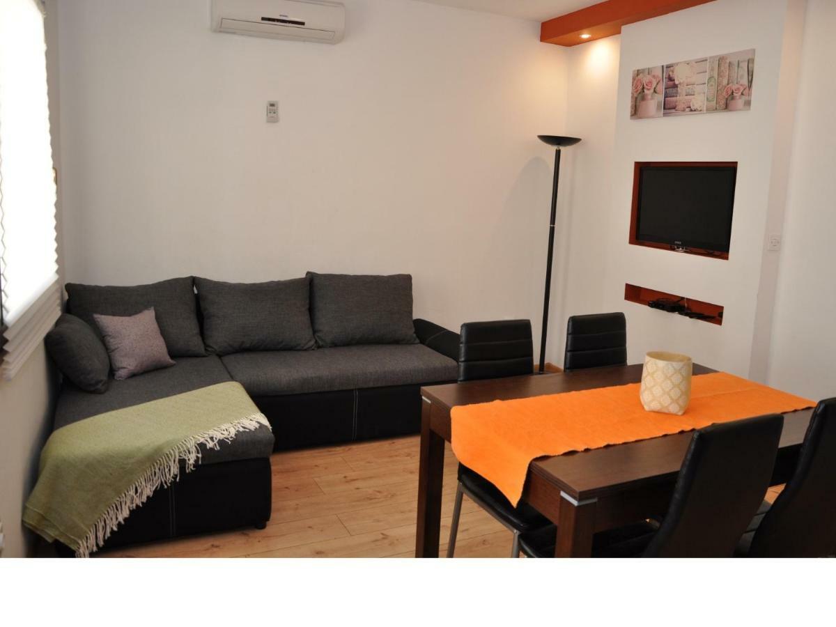 Apartments Lola Biograd Na Moru Exterior foto