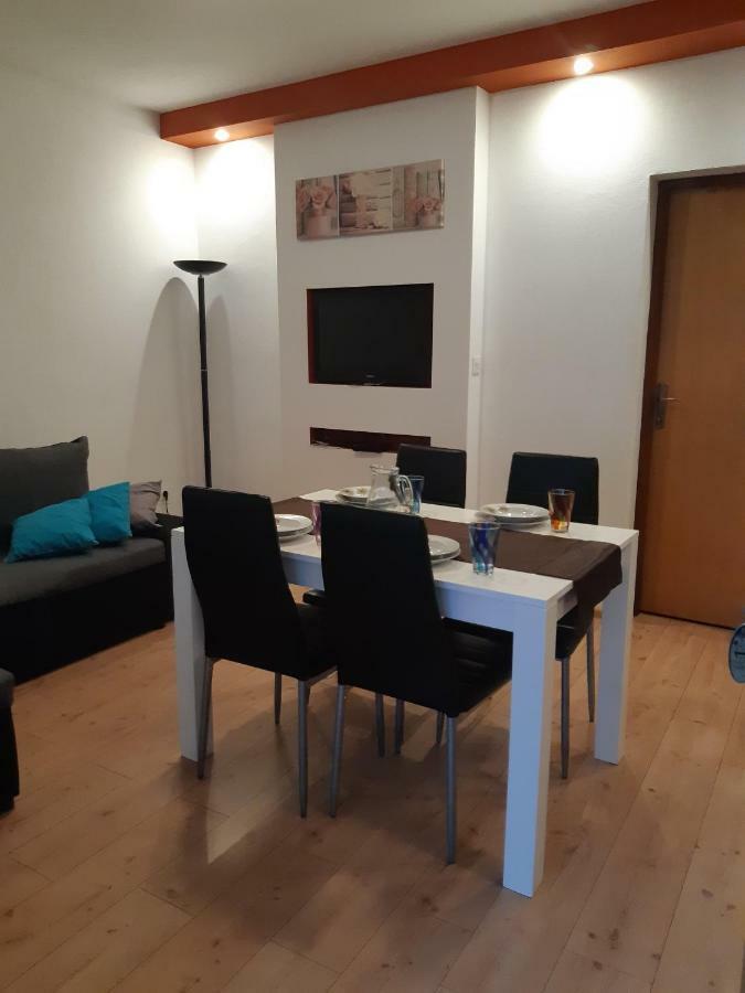 Apartments Lola Biograd Na Moru Exterior foto